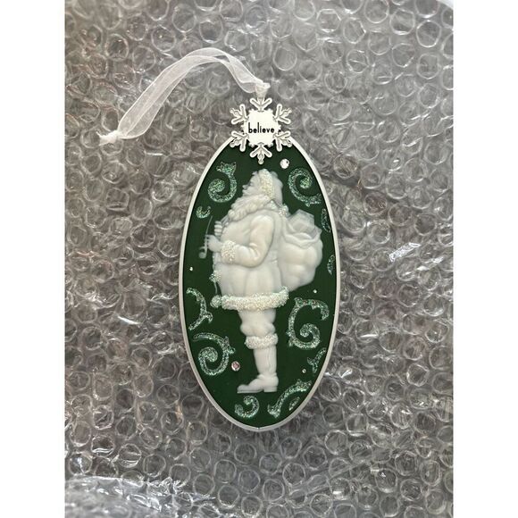 Hallmark keepsake ornament 2010 - Picture 2 of 6